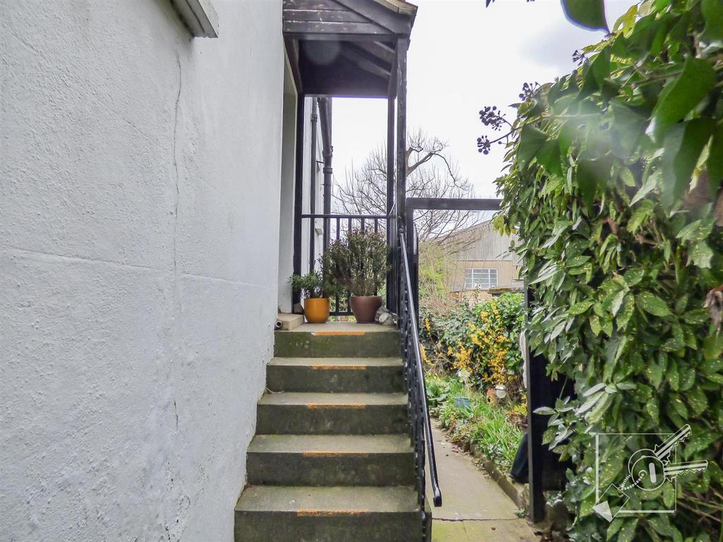 Side Elevation/First Floor Entrance