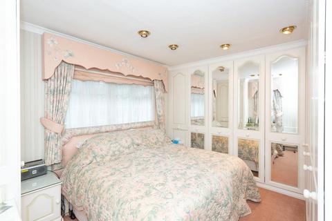 27 Richfield Road, Bushey, WD23 4RR