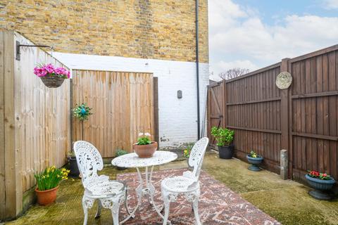 1 Pantile Road, Weybridge, KT13 9PY