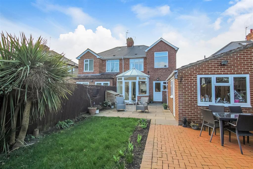 Staindrop Crescent, Darlington 3 bed semidetached house for sale £