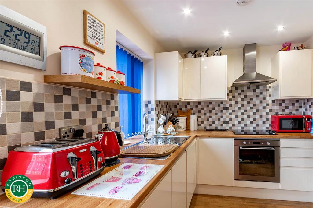 Kirkby Avenue, Bentley, Doncaster 1 bed apartment for sale £85,000