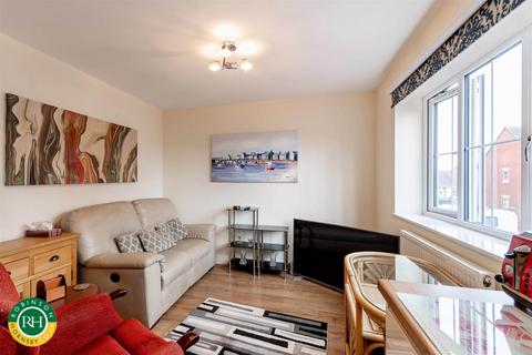 1 bedroom apartment for sale, Kirkby Avenue, Bentley, Doncaster