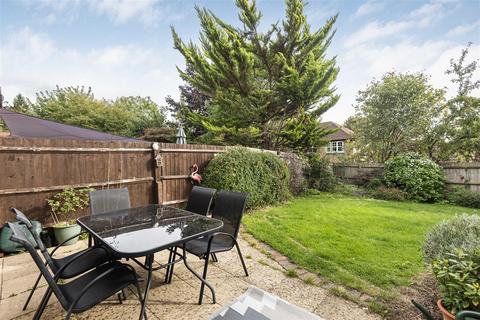 1 Fairfax Close, Caversham, Reading, RG4 6DA