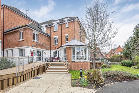 Flat 17, Crayshaw Court Abbotsmead Place, Caversham, Reading, RG4 8EQ