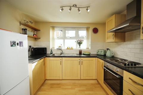 41 Gloucester Close, Redditch, B97 6AH