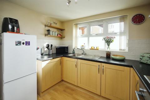 41 Gloucester Close, Redditch, B97 6AH