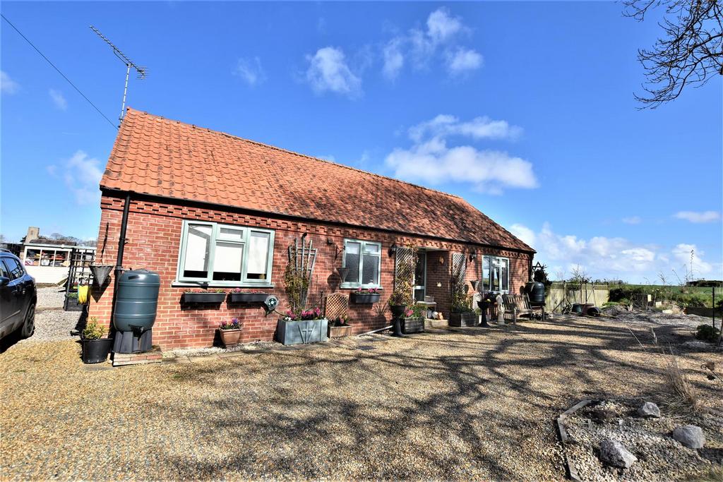 Rectory Road, Edingthorpe, North Walsham 4 bed detached bungalow for