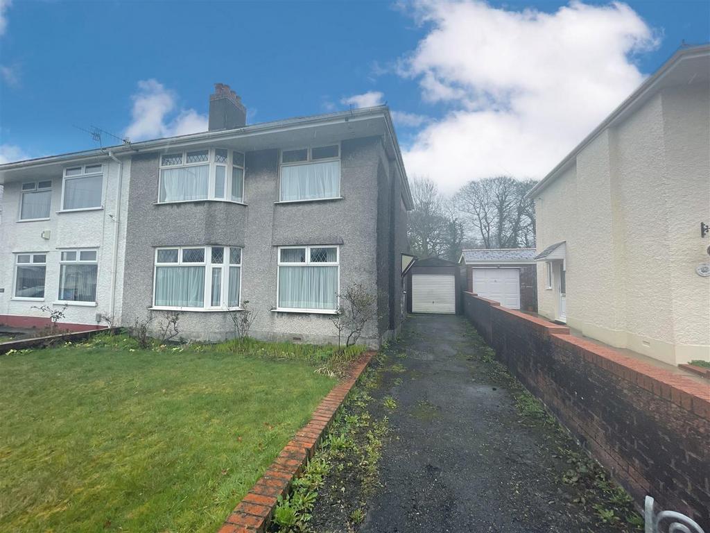 Cimla Crescent, Neath 3 bed semidetached house for sale £214,950