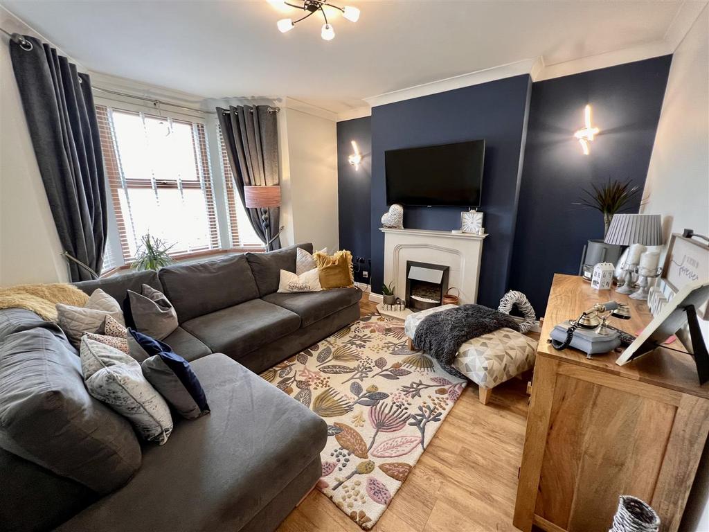 Pontamman Road, Ammanford 4 bed detached house £325,000