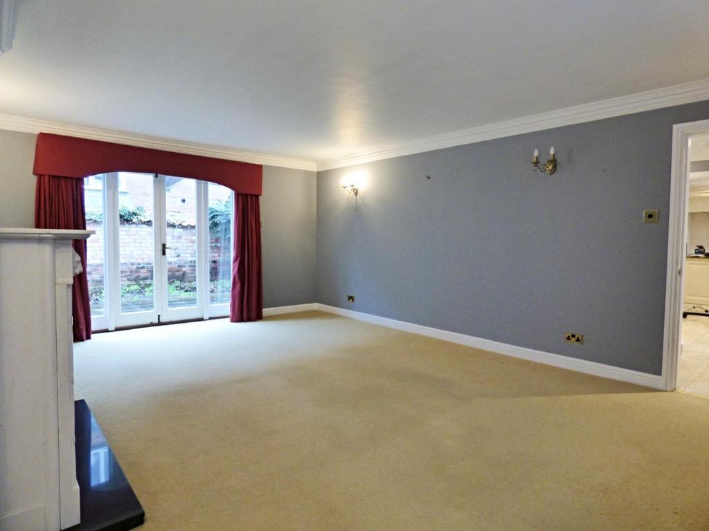 Waltham Lane, Beverley 3 bed house £1,200 pcm (£277 pw)