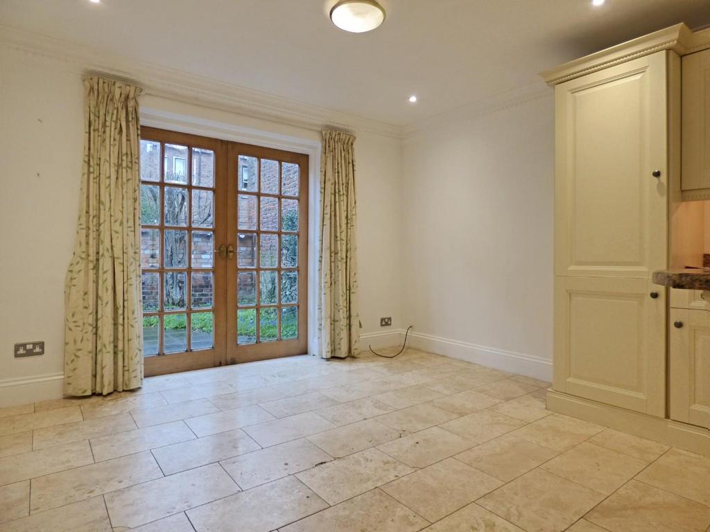 Dining Area.jpg