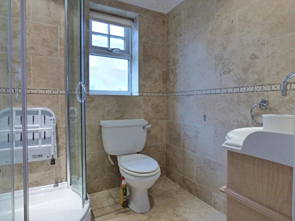 Ensuite.jpg