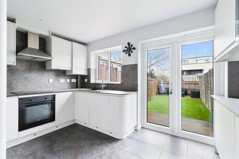 35 Pemberley Chase, West Ewell, Epsom, KT19 9LE