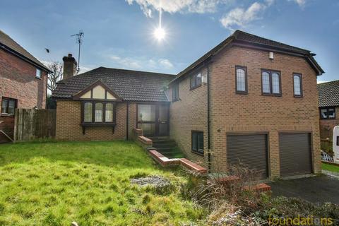 5 bedroom detached house for sale - Cowdray Park Road, Bexhill-on-Sea, TN39