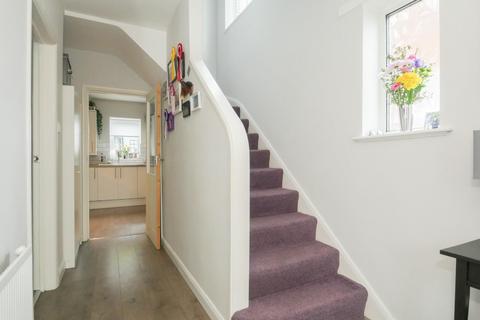 6 Cockshott Close, Armley, Leeds, LS12 2RJ