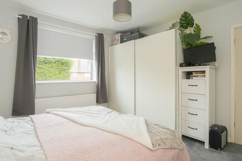 6 Cockshott Close, Armley, Leeds, LS12 2RJ
