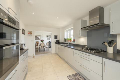 12 Chime Dell, Whitwell, Hitchin, SG4 8BS