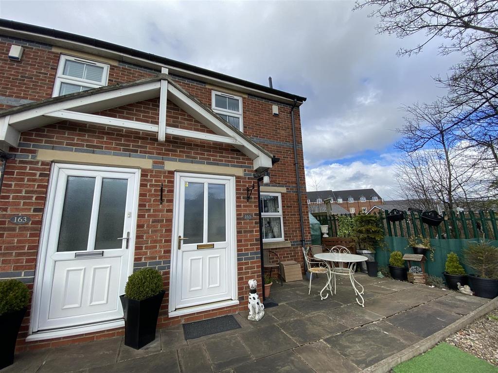 Haughton Road, Darlington 2 bed terraced house £550 pcm (£127 pw)