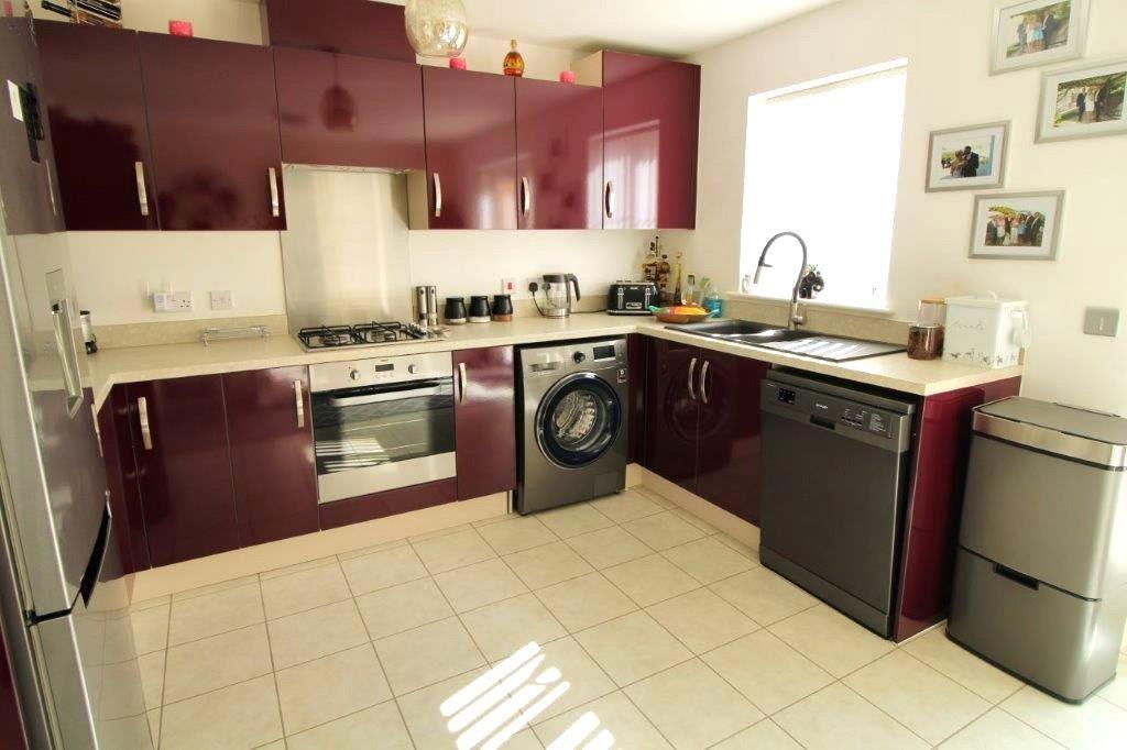 Claydon Gardens, Daventry 3 bed house £310,000