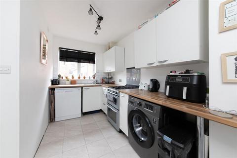 2 bedroom end of terrace house for sale - Exeter Court, Didcot