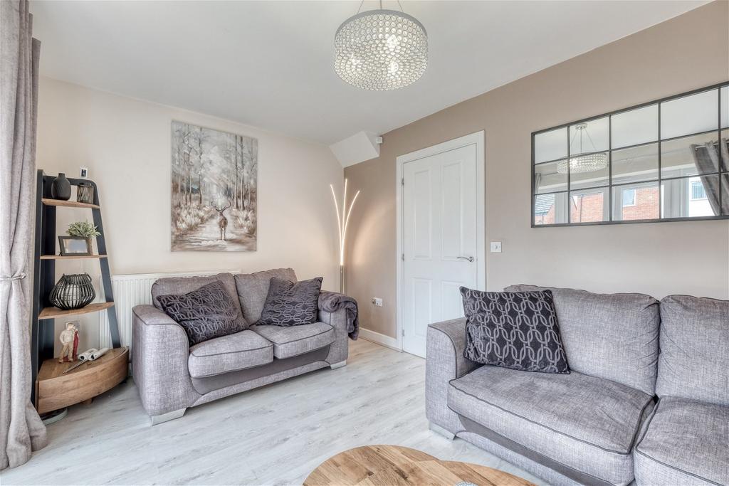 Wedgewood Avenue, Rowley Regis, B65 8FF 3 bed semidetached house £265,000
