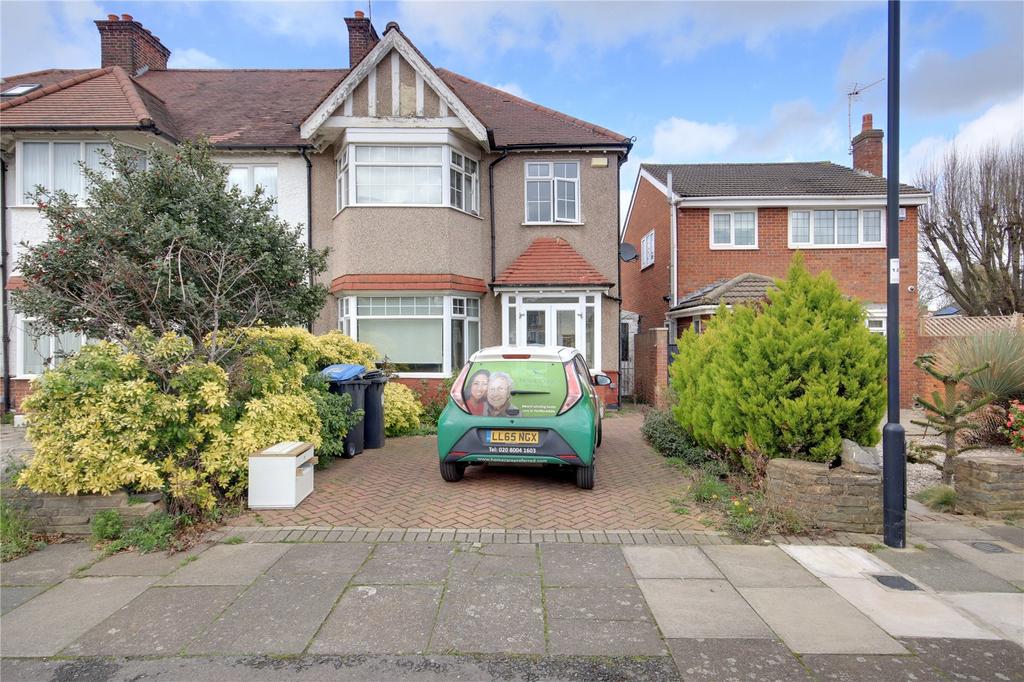 Colne Road, London, N21 3 bed end of terrace house for sale - £700,000