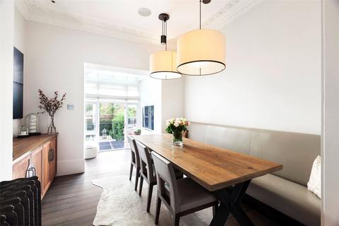 4 bedroom terraced house to rent, Hereford Road, Notting Hill, W2