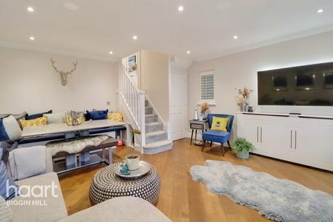 3 bedroom semi-detached house for sale - Sunningvale Close, Biggin Hill