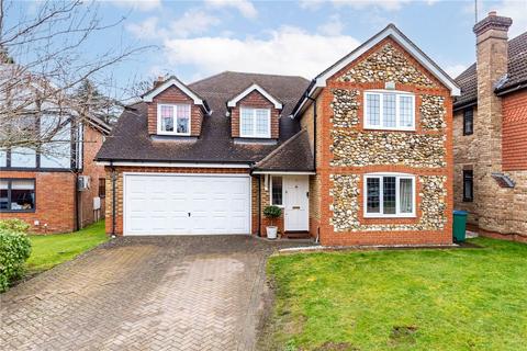 5 bedroom detached house to rent - Lingfield Way, Watford