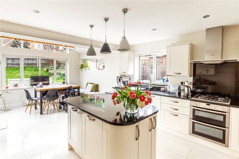 5 bedroom detached house to rent - Lingfield Way, Watford
