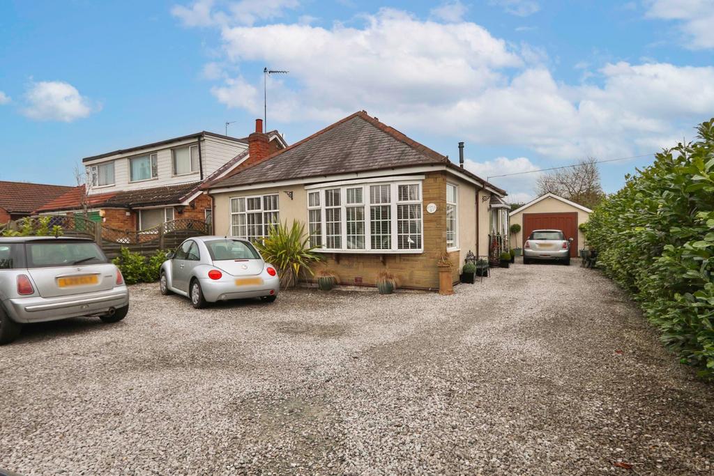 Thorn Road, Hedon, Hull, HU12 8HN 3 bed detached bungalow for sale £