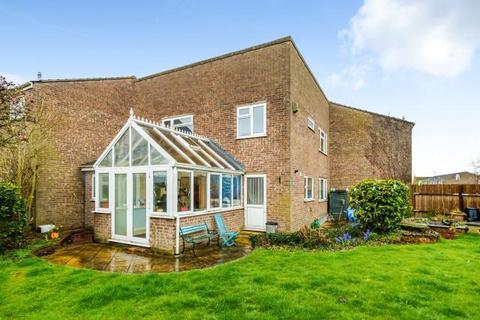 6 Roundhead Drive, Thame, OX9 3DG