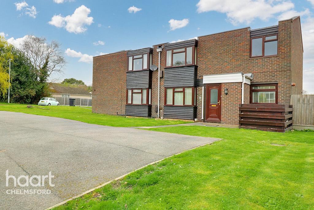 Bells Chase, Chelmsford 2 bed for sale £230,000