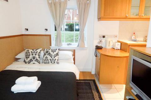 undefined, Fulham Palace Road, Hammersmith, London W6
