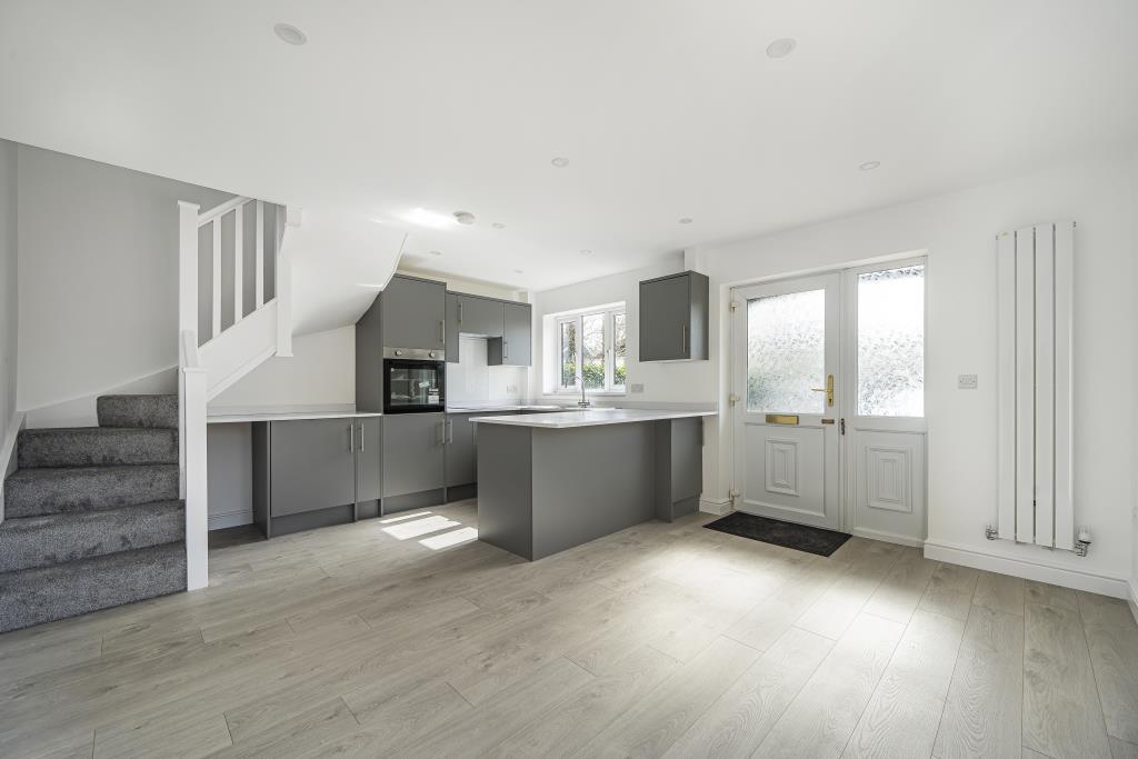 Kitchen/Lounge Area