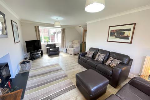 7 Greenside Park, Luton, LU2 7JF