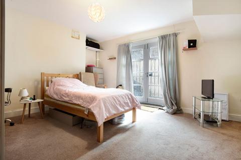 2 bedroom maisonette for sale - River Street, London, EC1R
