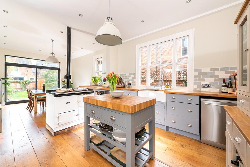 St. Augustines Road, Bedford, Bedfordshire, MK40 5 bed semidetached