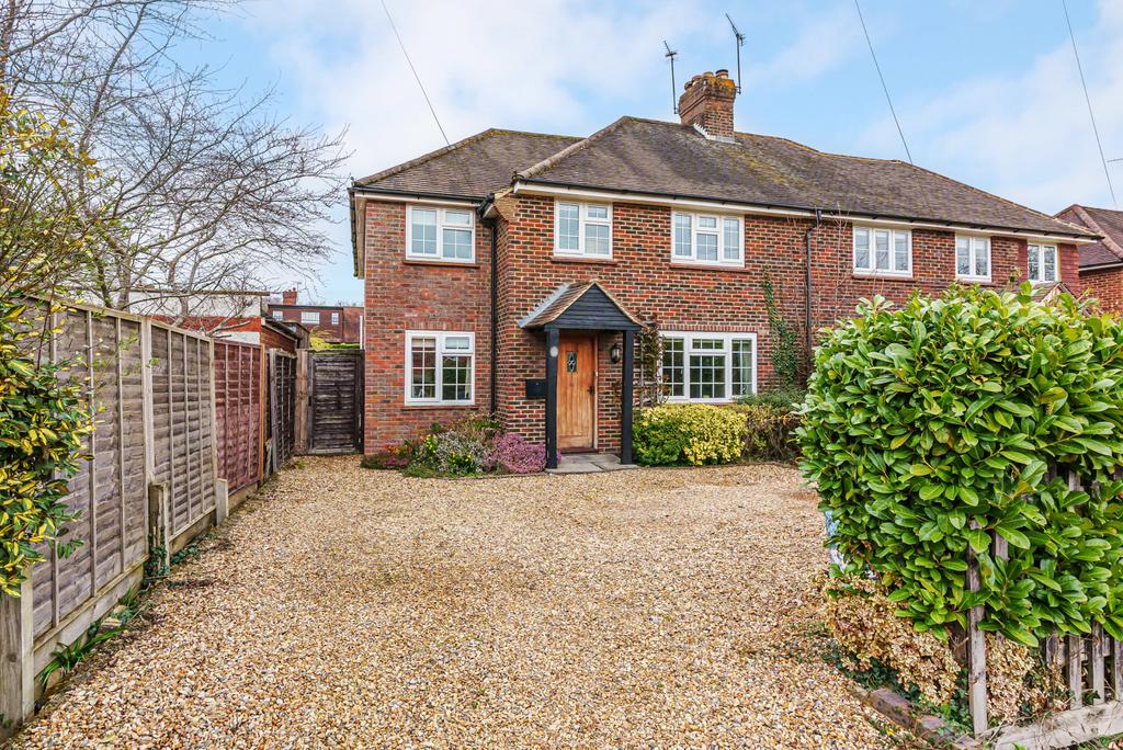 Elmbridge Road, Cranleigh, GU6 3 bed semidetached house £550,000