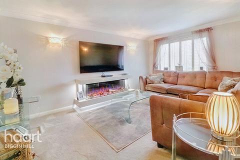 7 Glovers Close, Biggin Hill, Westerham, TN16 3GA