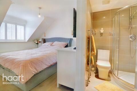 7 Glovers Close, Biggin Hill, Westerham, TN16 3GA