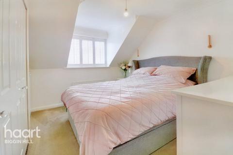 7 Glovers Close, Biggin Hill, Westerham, TN16 3GA