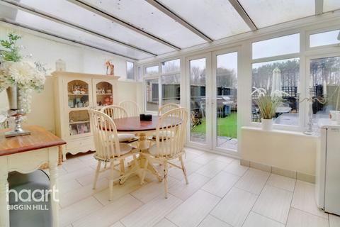 7 Glovers Close, Biggin Hill, Westerham, TN16 3GA