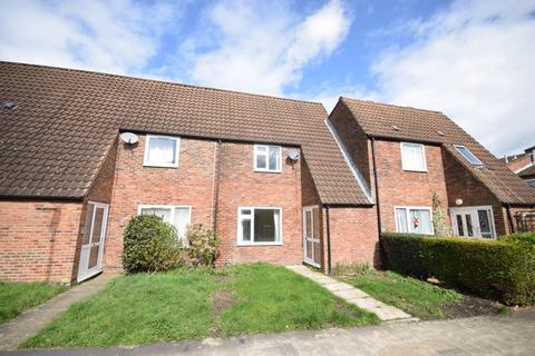 4 bedroom terraced house to rent - Croft Mead Chichester PO19