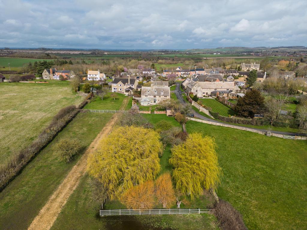 Armscote, StratforduponAvon, Warwickshire, CV37 3 bed detached house