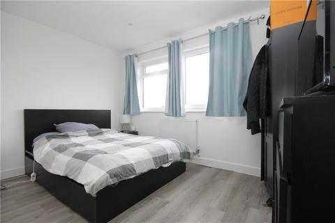 2 bedroom penthouse for sale - Enmore Road, London, SE25