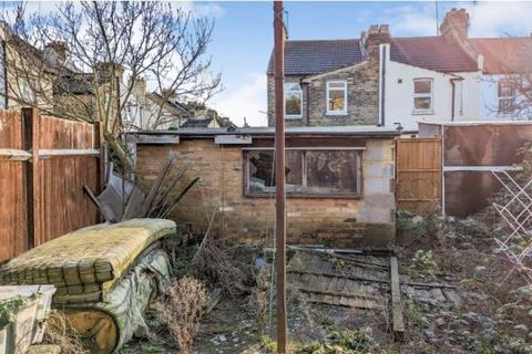 2 Dunkeld Road, London, SE25 6QH
