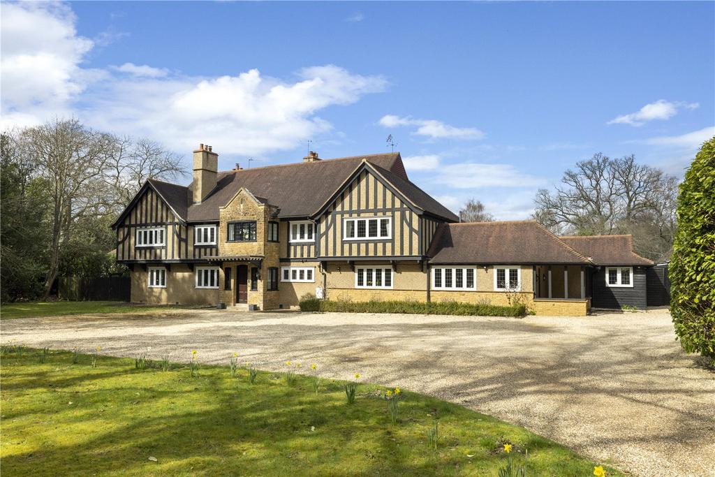 Grenville Road, Shackleford, Godalming, Surrey, GU8 7 bed detached
