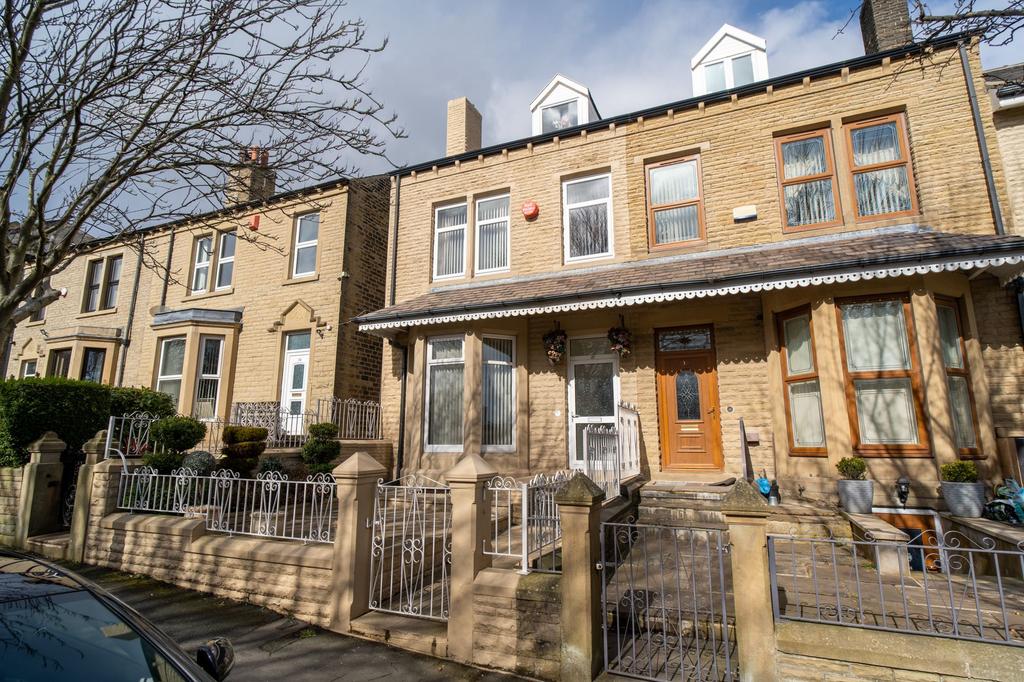Springwood Avenue, Huddersfield, HD1 5 bed end of terrace house for