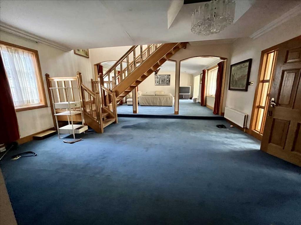 Caldecote Lane, Bushey Heath, WD23. 4 bed detached house £1,650,000